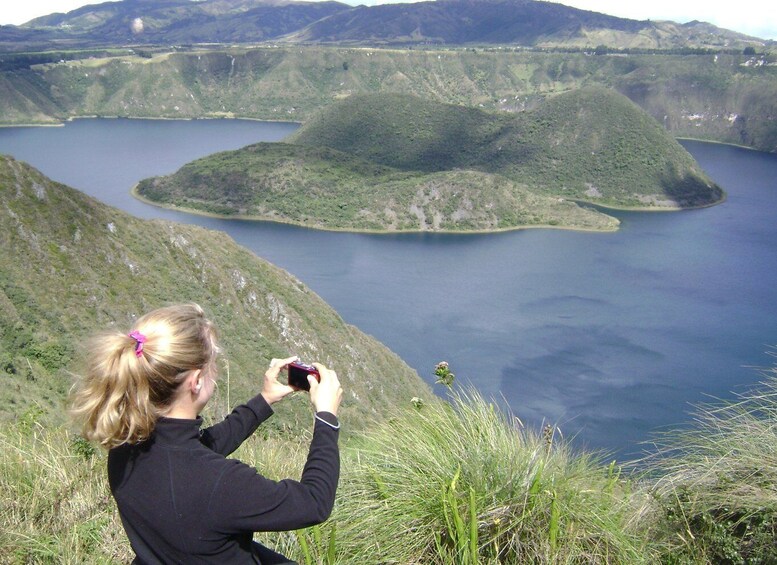 Picture 9 for Activity From Quito: Otavalo Indian Market and Rose Farm Shared Tour