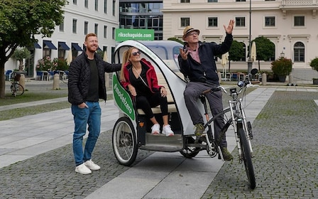 Munich: Old Town and English Garden Rickshaw Tour