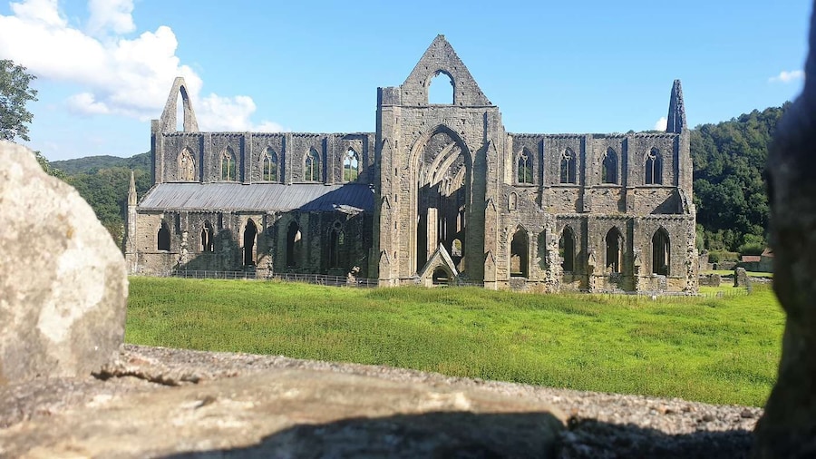 From Cardiff: Wye Valley and Brecon Beacons Full-Day Trip