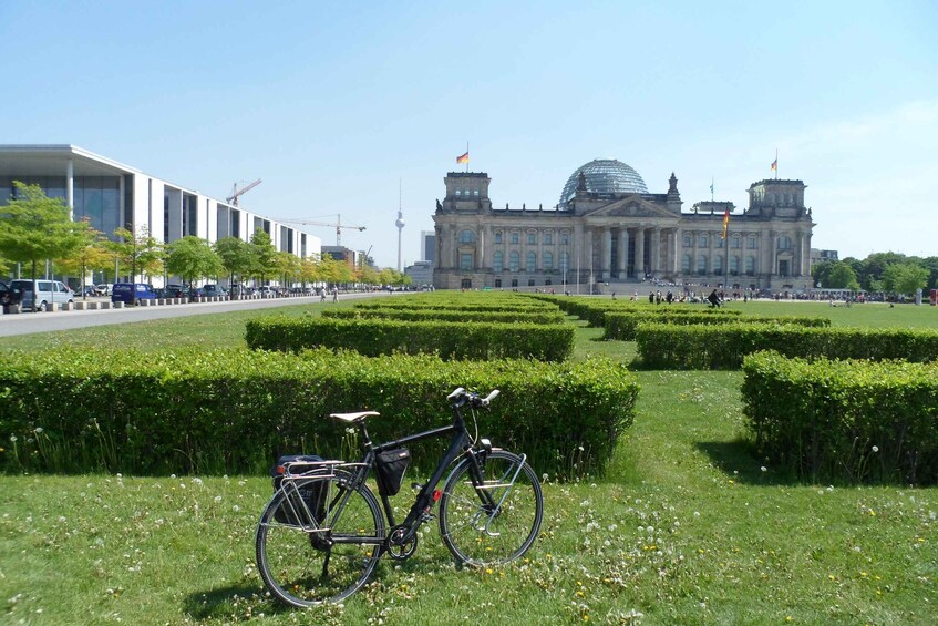 Picture 9 for Activity Berlin: E-Bike Tour of the Berlin Wall and Mitte Highlights