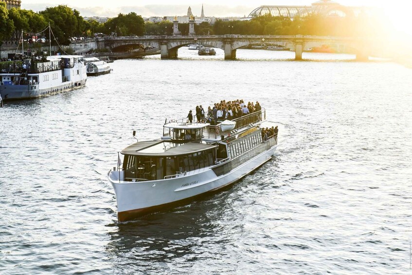 Picture 1 for Activity Paris: Evening River Cruise with Music