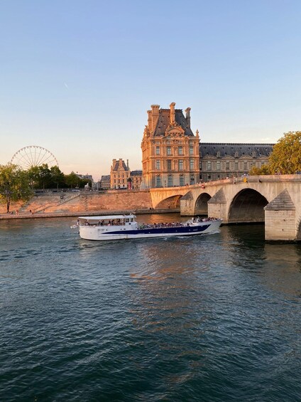 Picture 4 for Activity Paris: Evening River Cruise with Music