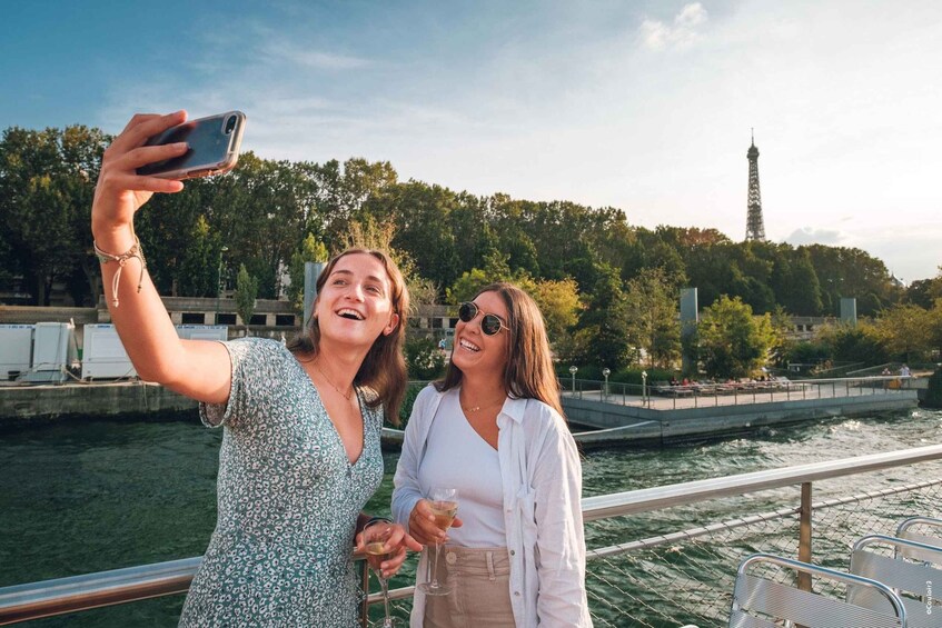 Picture 2 for Activity Paris: Evening River Cruise with Music