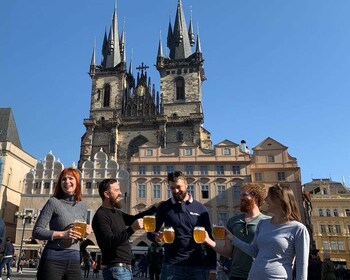 Prague : Visite historique des pubs avec des boissons