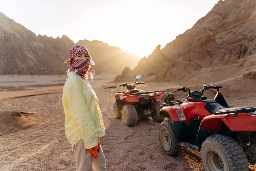 Hurghada: Sunset ATV Quad Tour with BBQ Dinner and Show