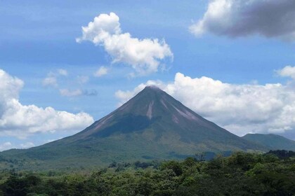 Jaco : Volcan Arenal, Cascade de Fortuna, et Hot Springs Tour