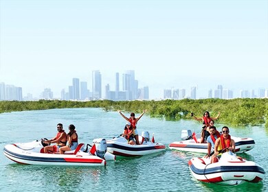 Abu Dhabi: Yas Island Tour met zelfsturende speedboot met gids