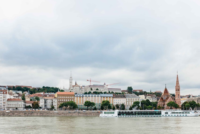 Picture 6 for Activity Budapest: Downtown Budapest Cocktail Cruise