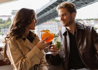 Budapest: Sunset Cocktail Cruise