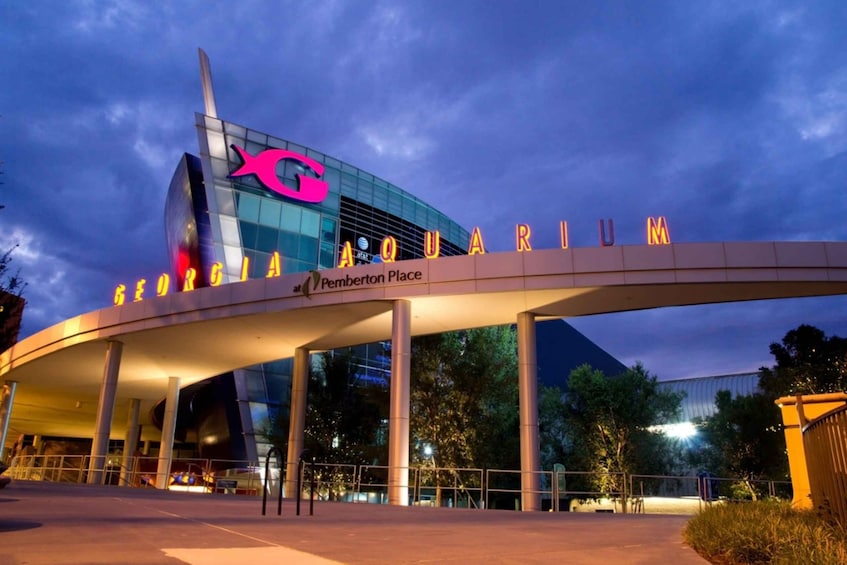 Picture 4 for Activity Atlanta: City Lights Night Tour with Photos & Dinner Stop