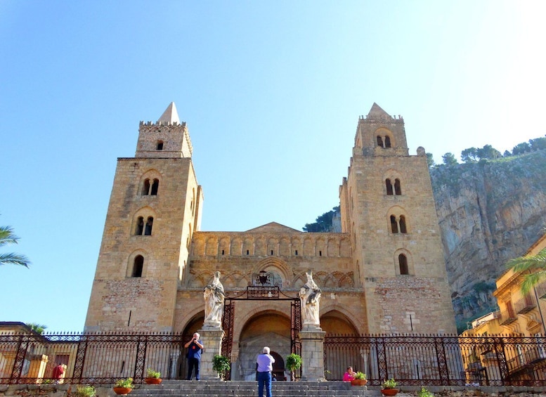 Cefalù: Guided Walking Tour & Cefalu Cathedral Mosaics