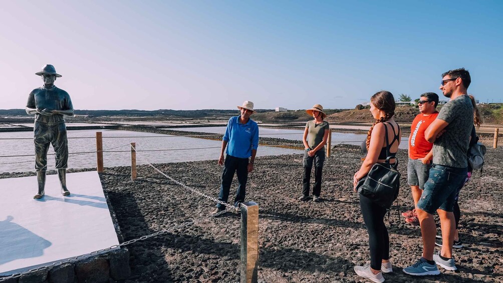 Lanzarote: Janubio Salt Flats Guided Tour