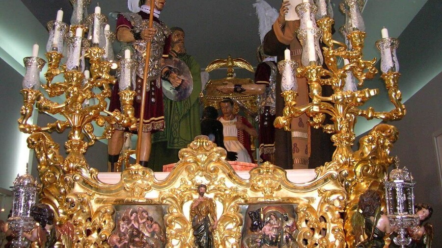Seville: Entry Ticket to the Macarena Museum and City Tour