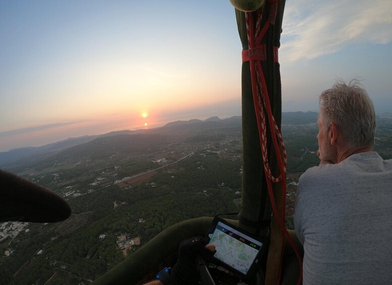 Picture 2 for Activity Ibiza: Hot Air Balloon Flight with Breakfast