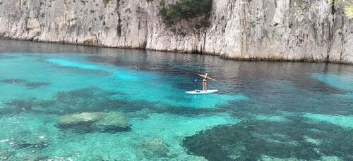 Cassis : Visite du parc national des Calanques en Standup Paddleboard