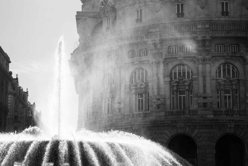 Picture 6 for Activity Genoa: Historical Center Photography Walking Tour with Snack