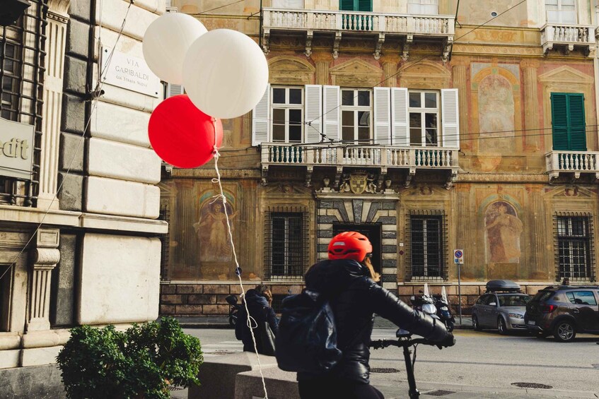 Picture 1 for Activity Genoa: Historical Center Photography Walking Tour with Snack