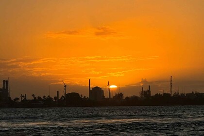 San Juan: Crociera al tramonto nella vecchia San Juan con bevande e trasfer...