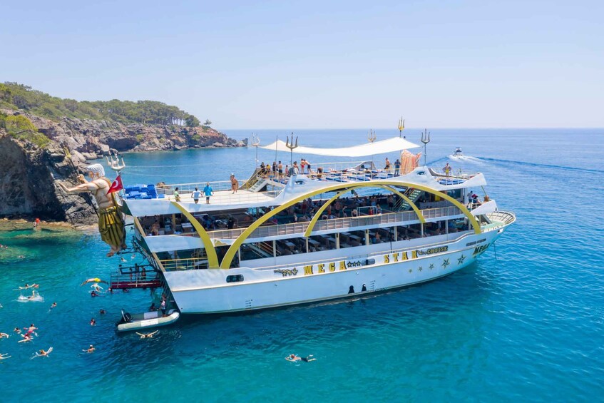 Kemer: Full-Day Boat Trip with Lunch and DJ