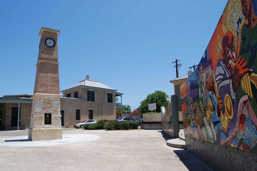 Picture 9 for Activity Austin: Panoramic City Center Tour with Stops