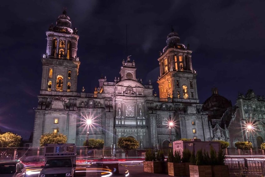 Picture 1 for Activity Mexico City: Double Decker Bus Night Tour