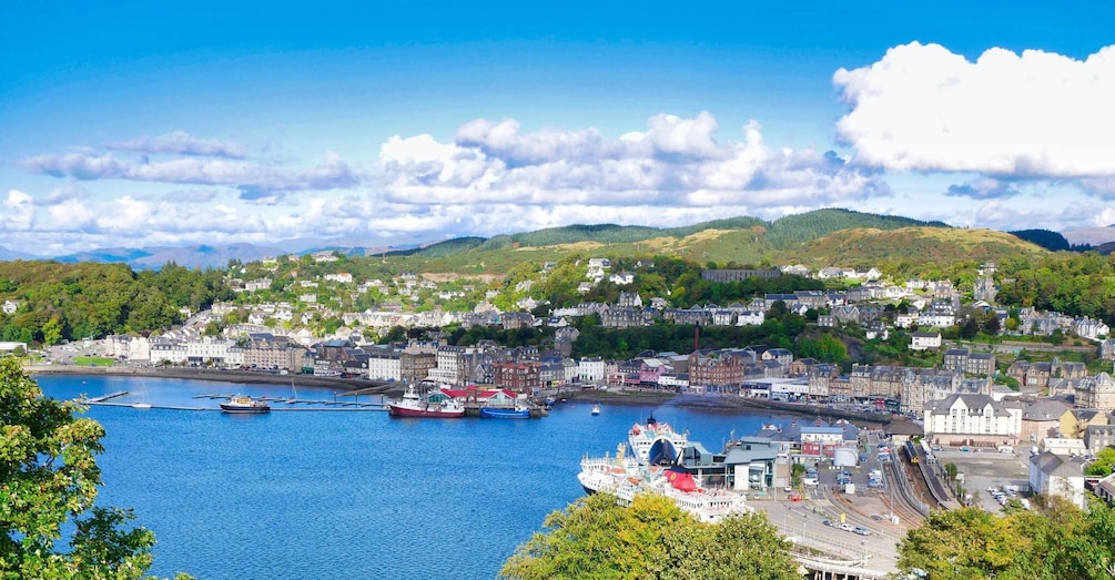 Oban: Guided Town Highlights Walking Tour