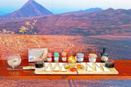 Fuerteventura : fabrication artisanale de fromage de chèvre dans une ferme ...