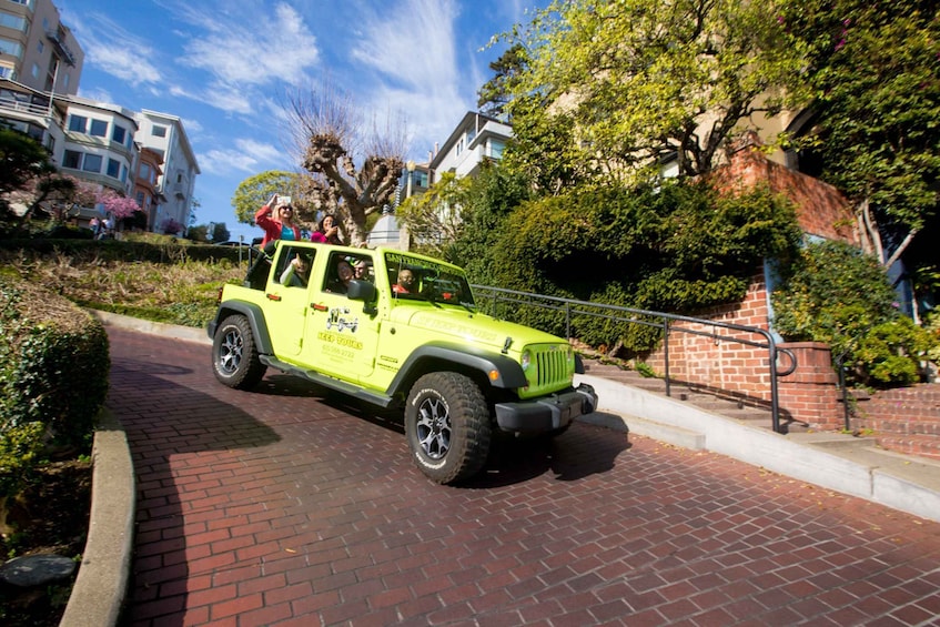 Picture 7 for Activity San Francisco: Private City Highlights Tour in a Jeep