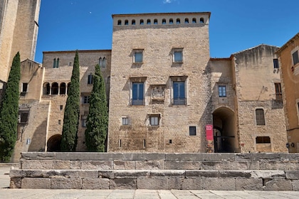 Girona Kunstmuseum: Skip-the-Line Toegangsticket & Audiogids