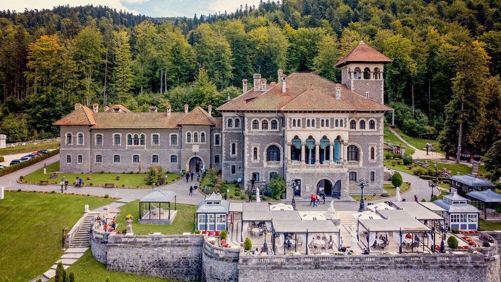 Picture 3 for Activity From Brasov 3 castles : Peles , Bran , Cantacuzino