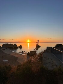 Lagos: Sunrise SUP Tour to the Ponta da Piedade Caves