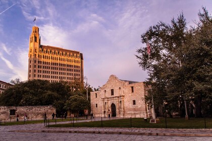 San Antonio: Visita guiada a un pub embrujado