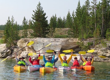 Grant Village: Yellowstone Lake Guided Kayak Tour