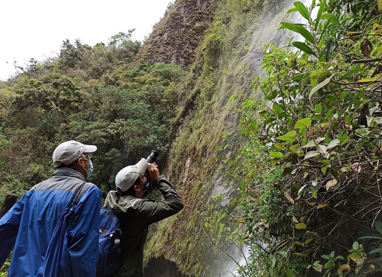 Picture 2 for Activity Cuenca: Girón Waterfall and Busa Lake Day Trip