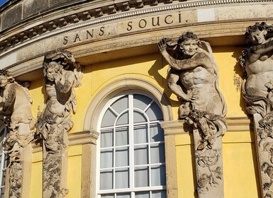 Potsdam: Yksityinen bussikierros ja puistokävely Sanssoucin palatsiin