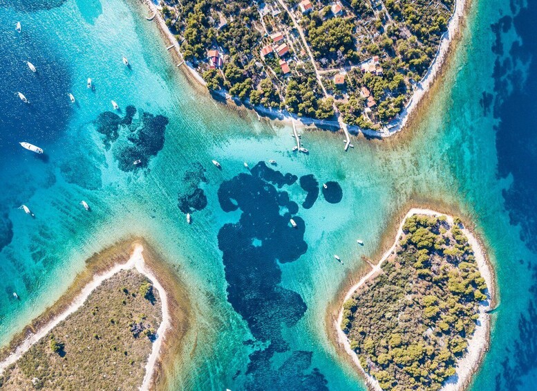 From Split: Blue Lagoon & Trogir Boat Trip with Snorkeling