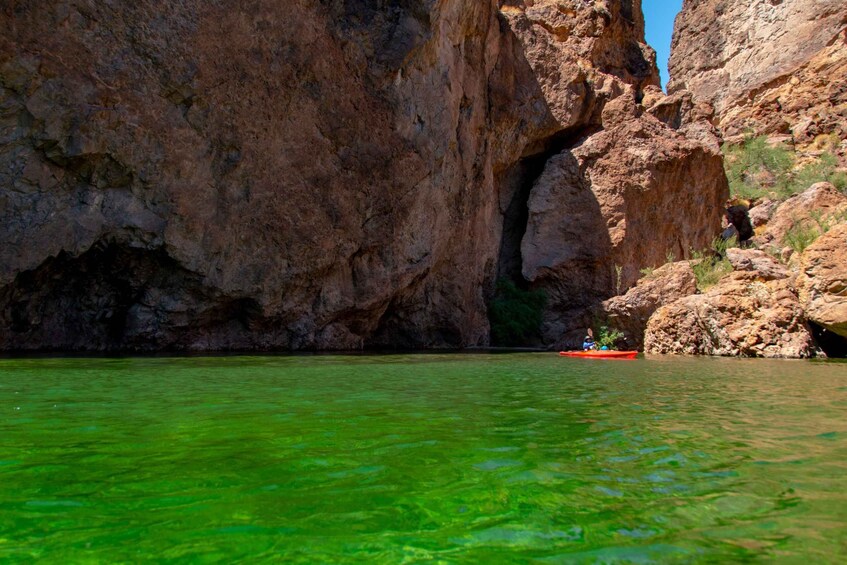 Willow Beach: Emerald Cave and Lake Mead Kayaking Tour