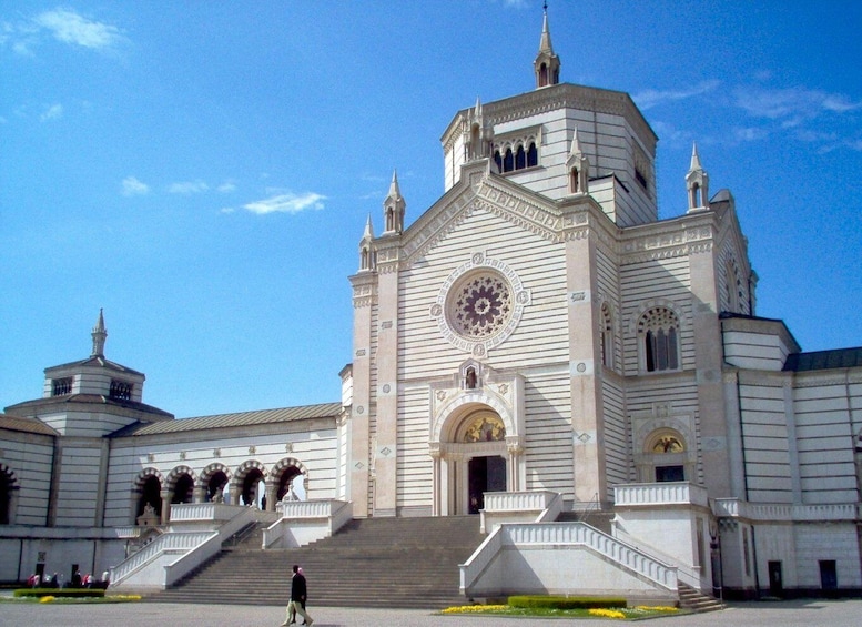 Milan: Monumental Cemetery Group Walking Tour