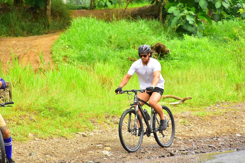 Picture 6 for Activity Jaco Beach: Jungle and Waterfalls Mountain Bike Tour
