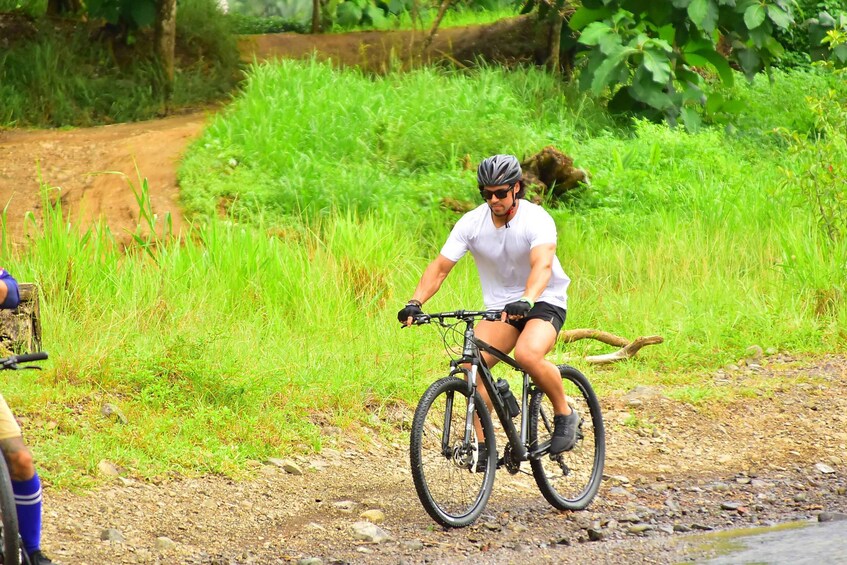 Picture 6 for Activity Jaco Beach: Jungle and Waterfalls Mountain Bike Tour