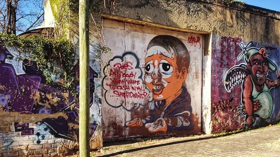 Cape Town: bicycle or E-scooter History Tour with Coffee