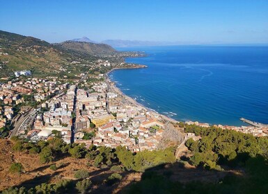 Cefalú: Geführte Wanderung durch den Archäologischen Park La Rocca