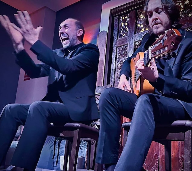 Seville: Tablao Flamenco Almoraima Show Ticket in Triana