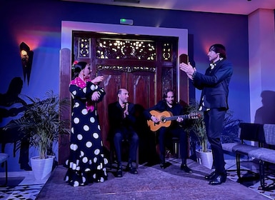 Sevilla: Flamenco Show Tablao Almoraimassa Trianassa.