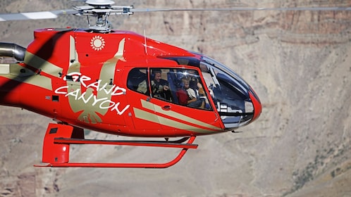45 分鐘大峽谷南緣 EcoStar 直升機遊覽可選悍馬