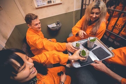 Alcotraz Prison Cocktail Experience i Liverpool