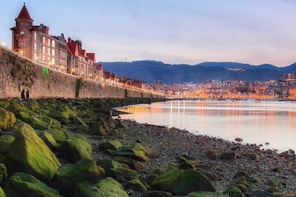 Tour of the Great Villas in Getxo and Hanging Bridge