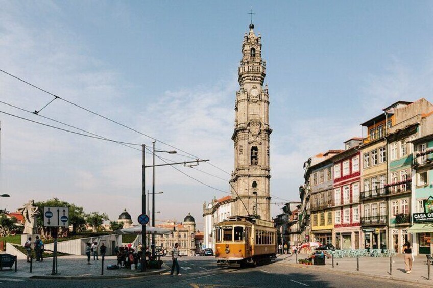 Porto: Historic e-Bike Tour with a guide