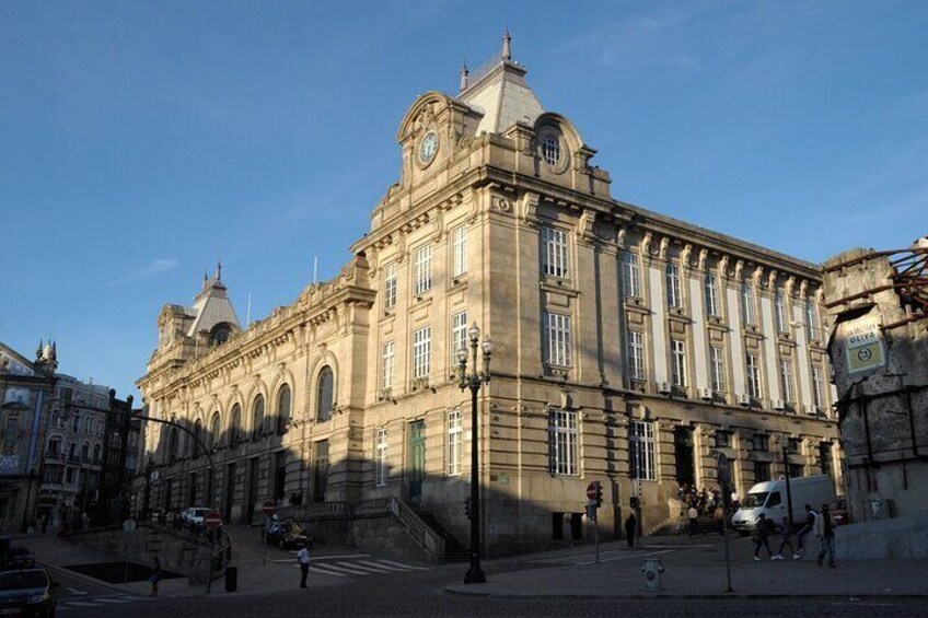 Porto: Historic e-Bike Tour with a guide