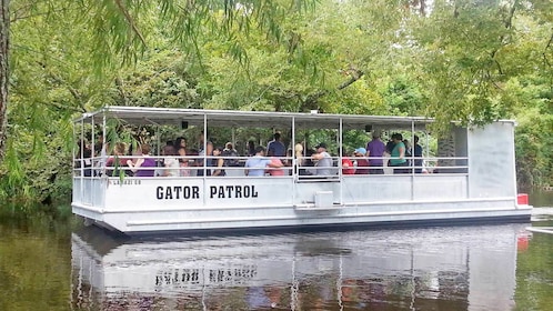 Manchac Swamp & Bayou Tour veneellä